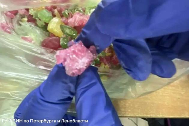 В «Кресты» пытались передать конфеты с метадоновой начинкой