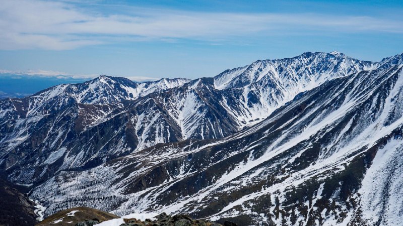 Четверо альпинистов оказались под лавиной на горе Мунку-Сардык в Бурятии