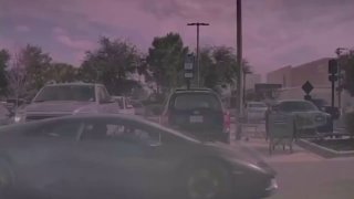 Во Флориде женщина на пикапе наехала на Lamborghini, использовав спорткар как трамплин