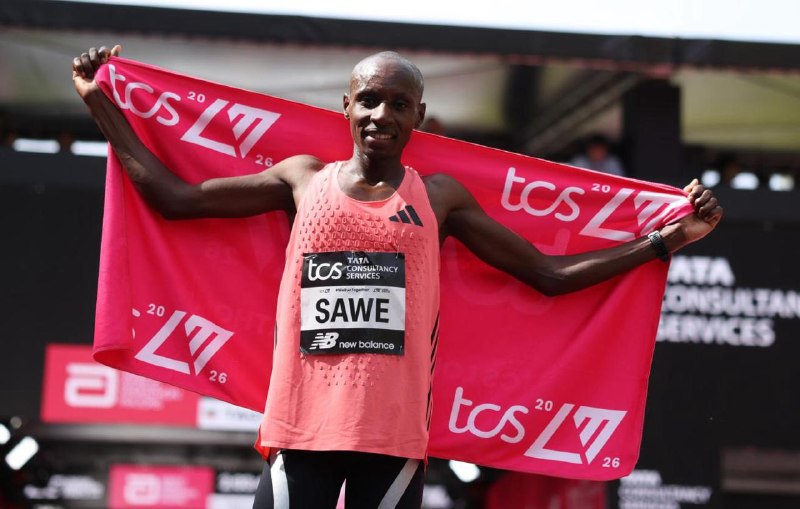 Кениец Саве установил мировой рекорд в марафоне, выбежав из двух часов
