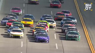Массовая авария с участием 27 спорткаров на гонке NASCAR в США