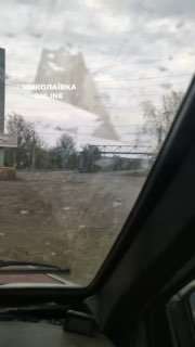 Кадры прифронтовых дорог Донбасса: поврежденная инфраструктура и уничтоженная техника