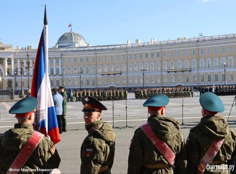 Число зрителей парада на Дворцовой площади сократят примерно в 18 раз