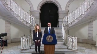 Мэр Нью-Йорка объявил о бюджетном кризисе и попросил помощи у штата