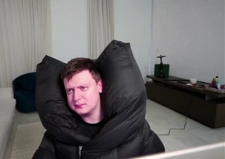 Меллстрой слушает новый трек 9mice и Kai Angel