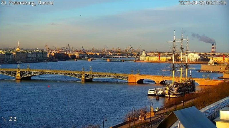 Нева, чайки, рыбаки — в Петербурге всё стабильно