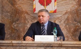 Премьер Словакии допустил возможность распада НАТО
