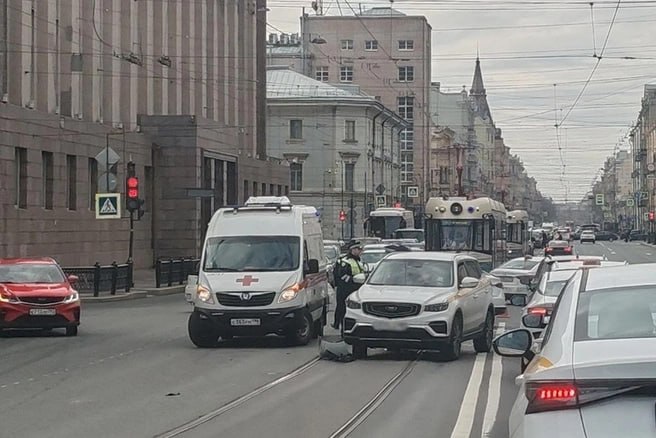 В ДТП на Литейном пострадал полицейский