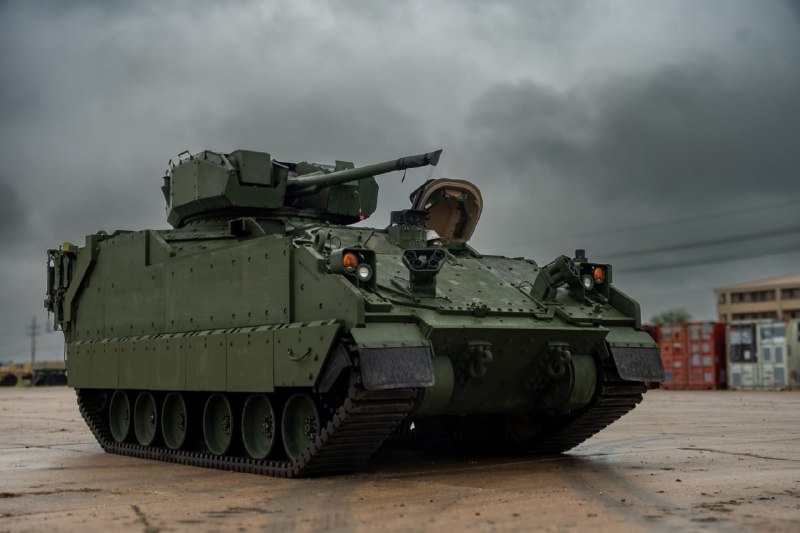 Армия США начала испытания новых БМП AMPV 30 на базе шасси M2 Bradley