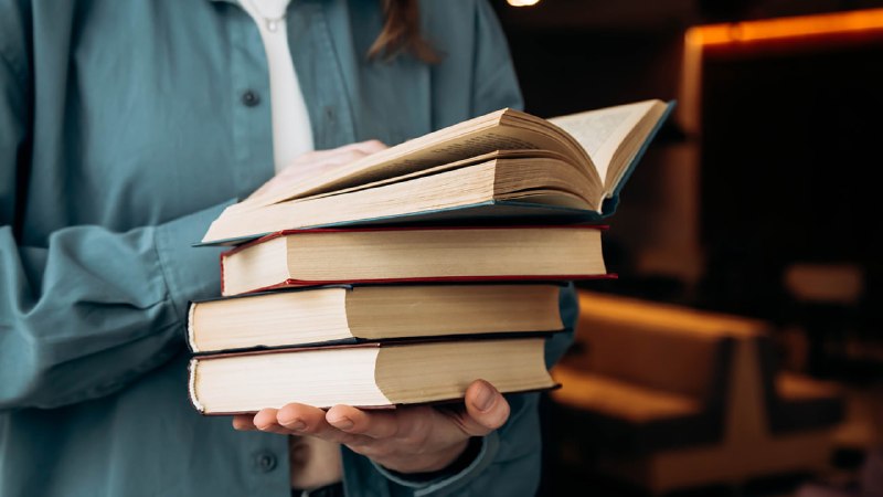 В России разрешено хранить дома книги, изъятые из продажи