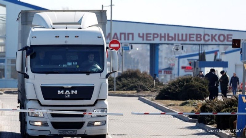 Литва запретила ввоз автомобильного топлива из России и Беларуси