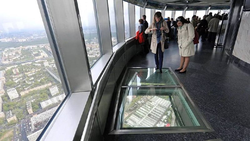 На смотровой площадке Останкинской телебашни в Москве умер мужчина