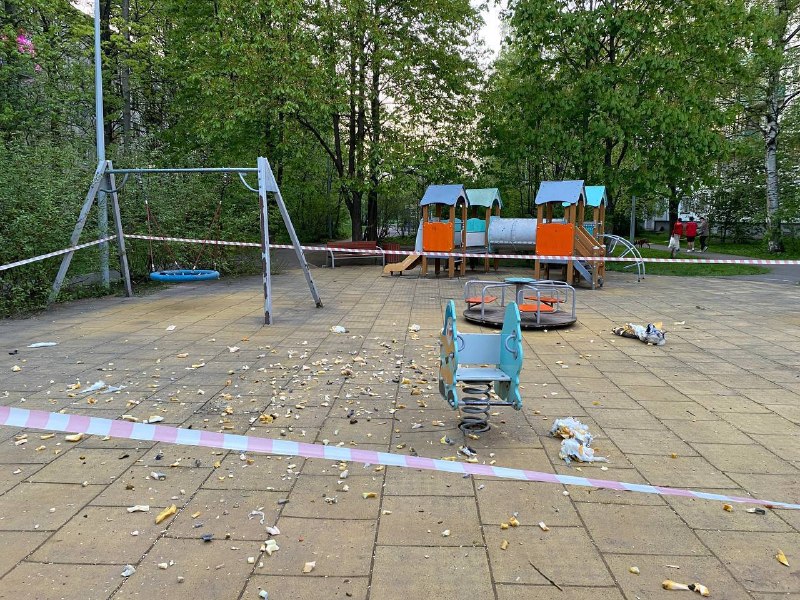 Взрыв на детской площадке в Красногвардейском районе Санкт-Петербурга