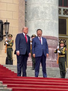 Трамп и Си Цзиньпин вынуждены общаться через переводчиков из-за незнания языков друг друга