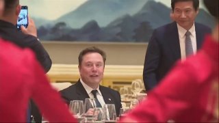Илон Маск стал мемом после банкета в Пекине