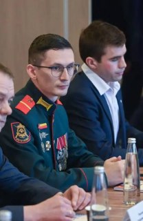 Автор канала делится личными переживаниями о сложности поддержания позитивного контента
