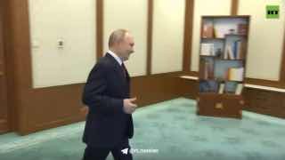 Путин отметил решение китайца Пэн Пай получить российское образование