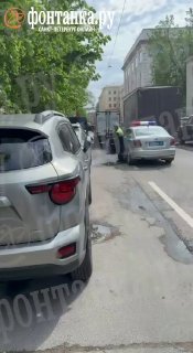 Инспектор ДПС чуть не лишился руки во время погони за грузовиком