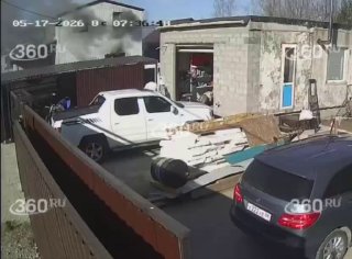 В Сургуте мужчина спас семью с ребенком из горящего дома