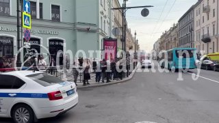 В центре Санкт-Петербурга перекрыли перекресток Невского проспекта и Малой Морской улицы