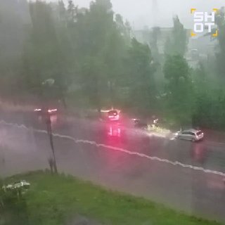 Сыктывкар пострадал от сильного ливня и крупного града