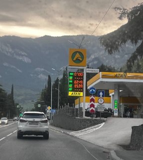 Цена на 100-й бензин в Крыму превысила 107 рублей