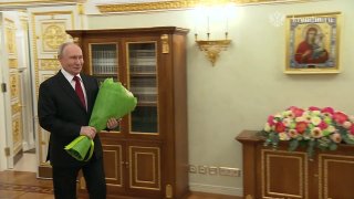 Путин поздравил патриарха Кирилла с днем тезоименитства