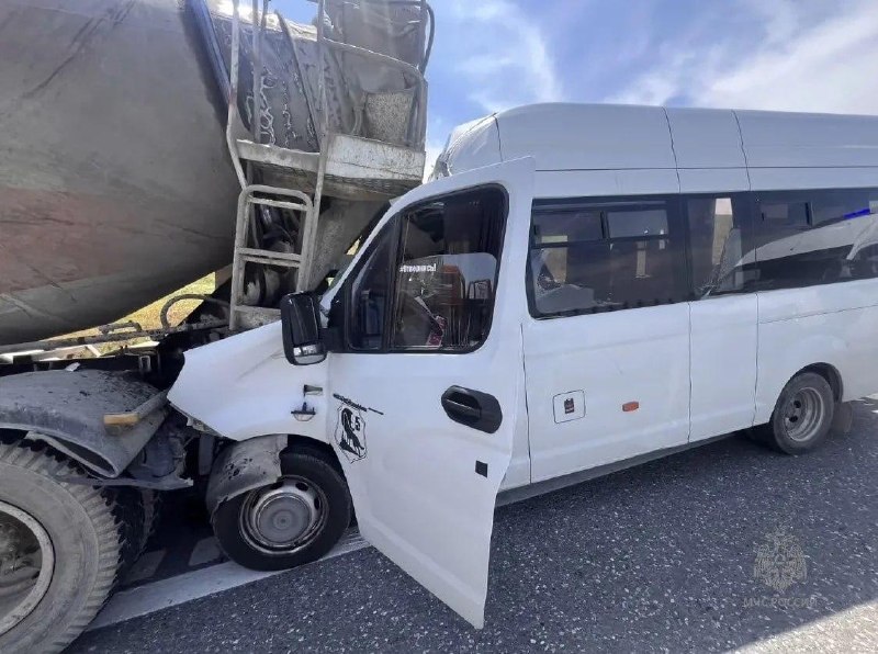В Дагестане в ДТП с участием КАМАЗа и Газели пострадали шесть человек, включая ребенка