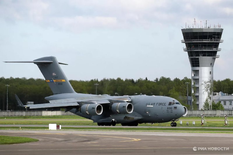 Самолет ВВС США Globemaster III подал аварийный сигнал над Европой