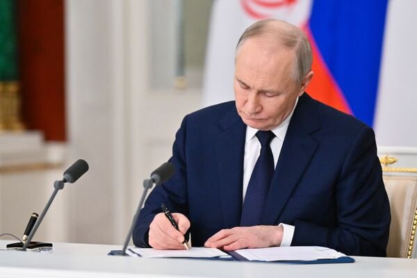 Путин подписал закон о защите россиян, арестованных по решениям иностранных судов, силами ВС РФ
