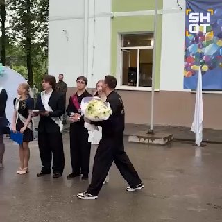 Сергей Лазарев приехал на последний звонок к выпускникам из Нижнего Новгорода