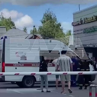 В Воронеже дебошир поджег машину друга и атаковал людей из скорой помощи
