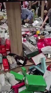 В Екатеринбурге покупательницы устроили погром в новом магазине