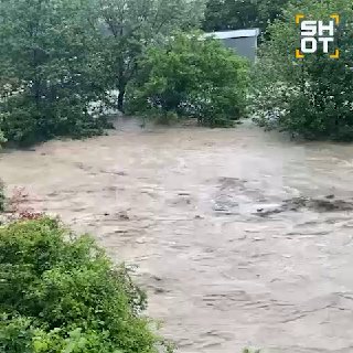 Мощный ливень затопил курорты Краснодарского края, в Архипо-Осиповке объявлен режим ЧС