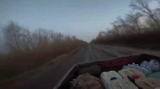 Кадры применения FPV-камикадзе против пехоты на пикапе