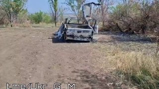 Последствия удара FPV-дронов по пикапу ВСУ на Донбассе
