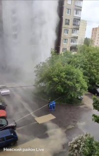Фонтан из кипятка обдал окна жилого дома на Шлиссельбургском проспекте