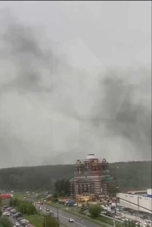 В Подольске на стоянке загорелись автобус и грузовик