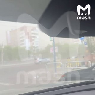 Мощный ураган в Челябинске: поваленные деревья и поврежденные автомобили