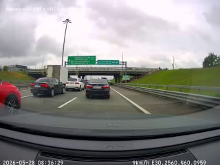 На севере КАД в Санкт-Петербурге произошло ДТП с мотоциклистом