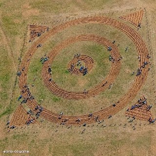 Овцы вытоптали мемориальный знак в Хакасии, высаженный в память о погибших в ВОВ