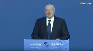 Лукашенко призвал не бояться изучать ИИ
