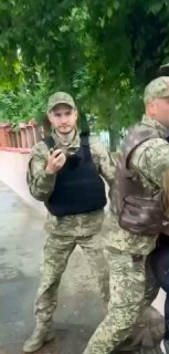 Одесситы вычислили сотрудника ТЦК, участвовавшего в задержании военного