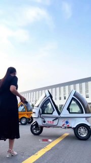 Китайский электротрицикл-капсула Space Capsule Electric Tricycle