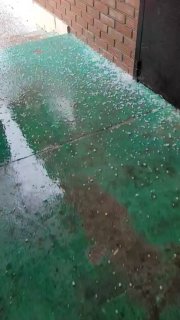 В Ростовской области несколько дней идет крупный град