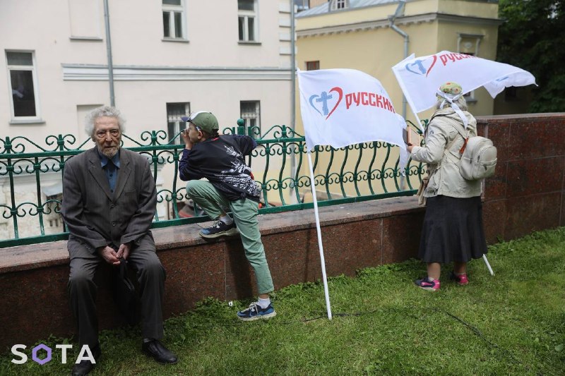 События дня: от задержаний в московском парке до обсуждения новой партии Яшина