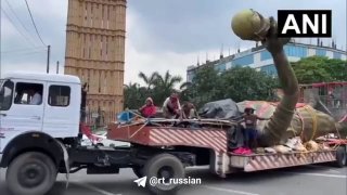 В индийской Калькутте демонтировали гигантскую статую Месси