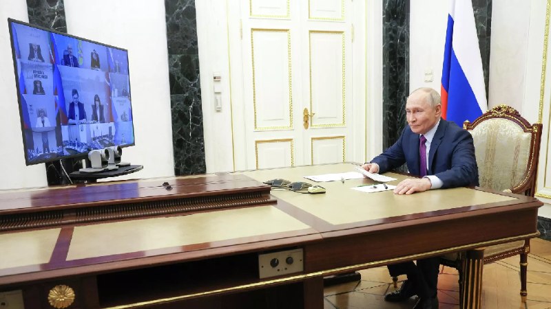 Путин призвал молодежь изучать советскую литературу для понимания атмосферы того времени