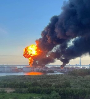Налет дронов на нефтяной терминал в Санкт-Петербурге в день начала ПМЭФ-2026