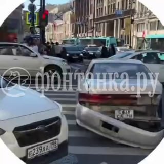 ДТП на углу Невского проспекта и Большой Морской привело к серьезным пробкам
